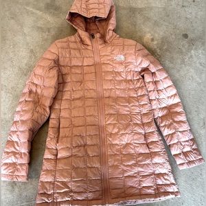 Girls (Kids) The Northface thermo ball jacket